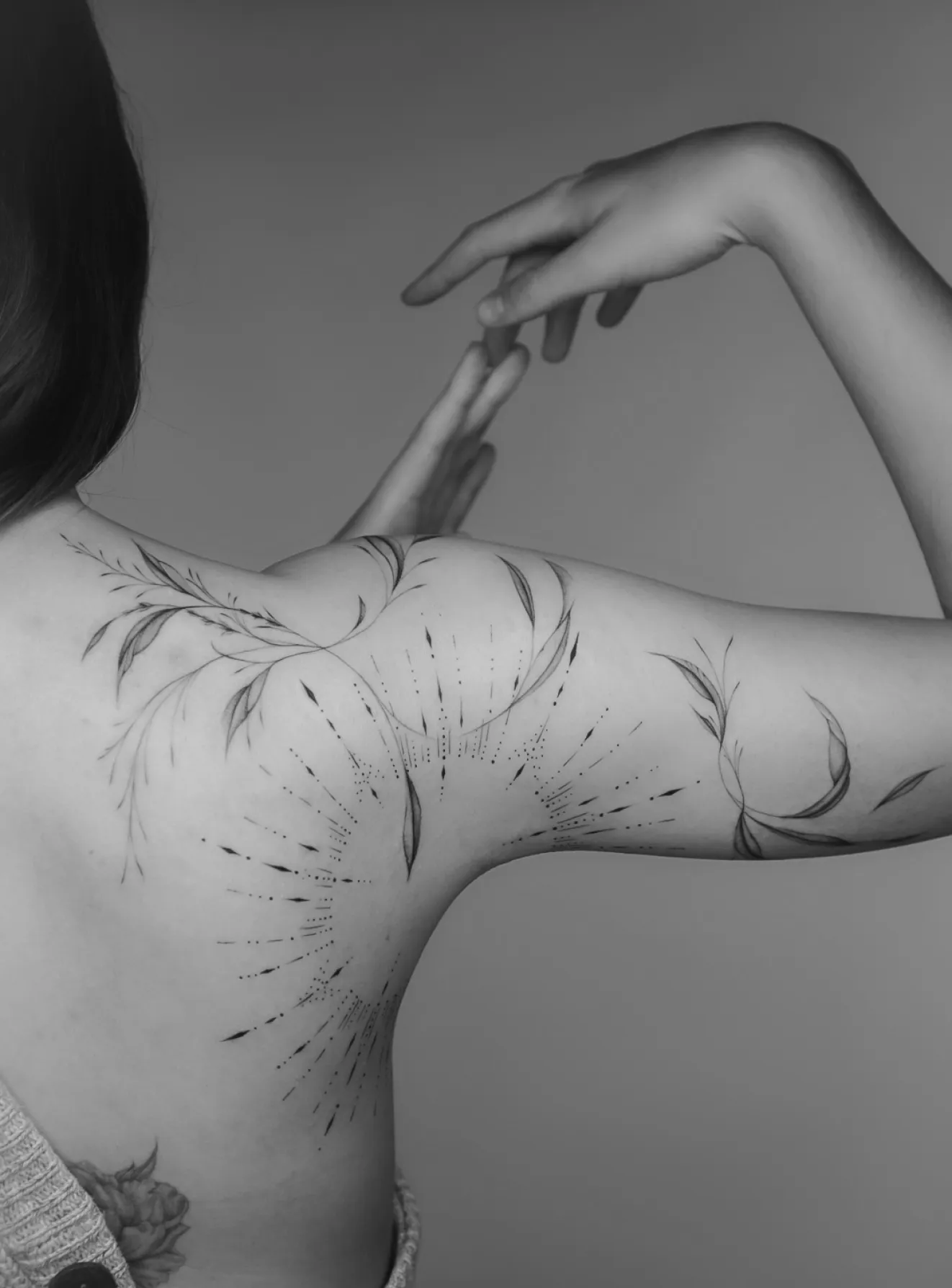 A picture of an ornamental and floral art made by Nilou Tattoo | Fine Art Studio